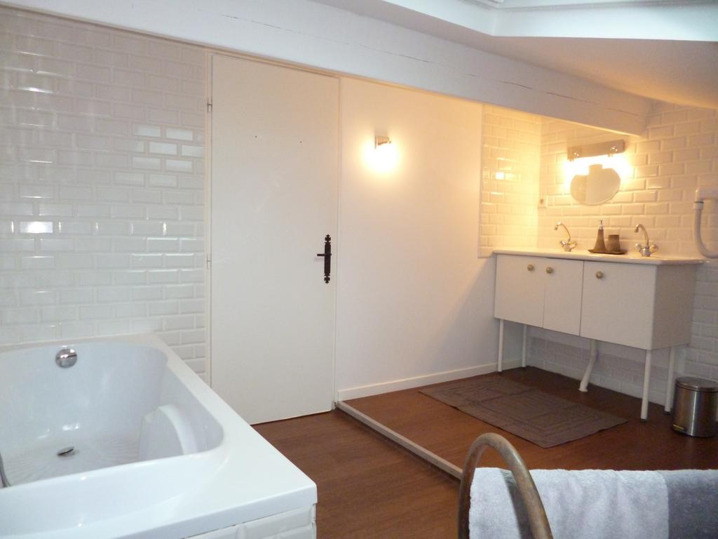 Welche Hotels liegen am n\u00E4chsten am Flughafen Charles De Gaulle? Caraman Zimmer foto